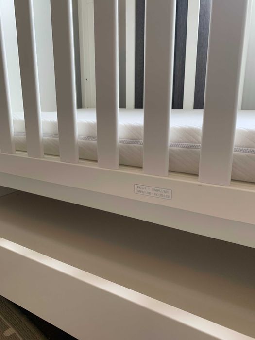 Berço/Cama + Colchão - Marca Trama modelo Inova - Branco Mate