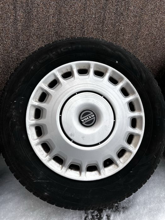 Komplet kolpakow do Volvo Oryginalnych rozmiar 15