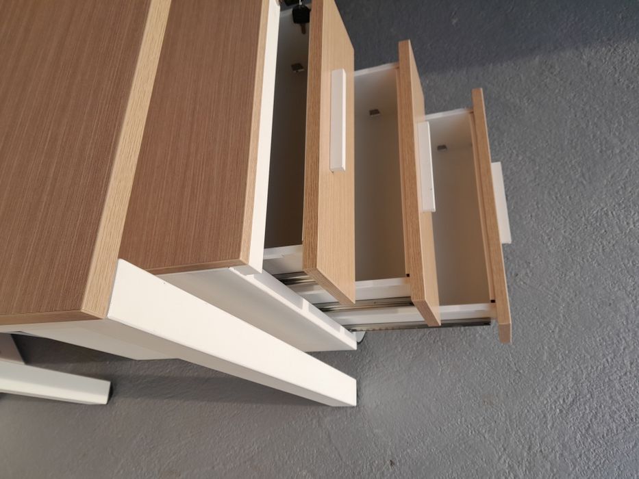 Secretaria  com módulo de gavetas + cadeira