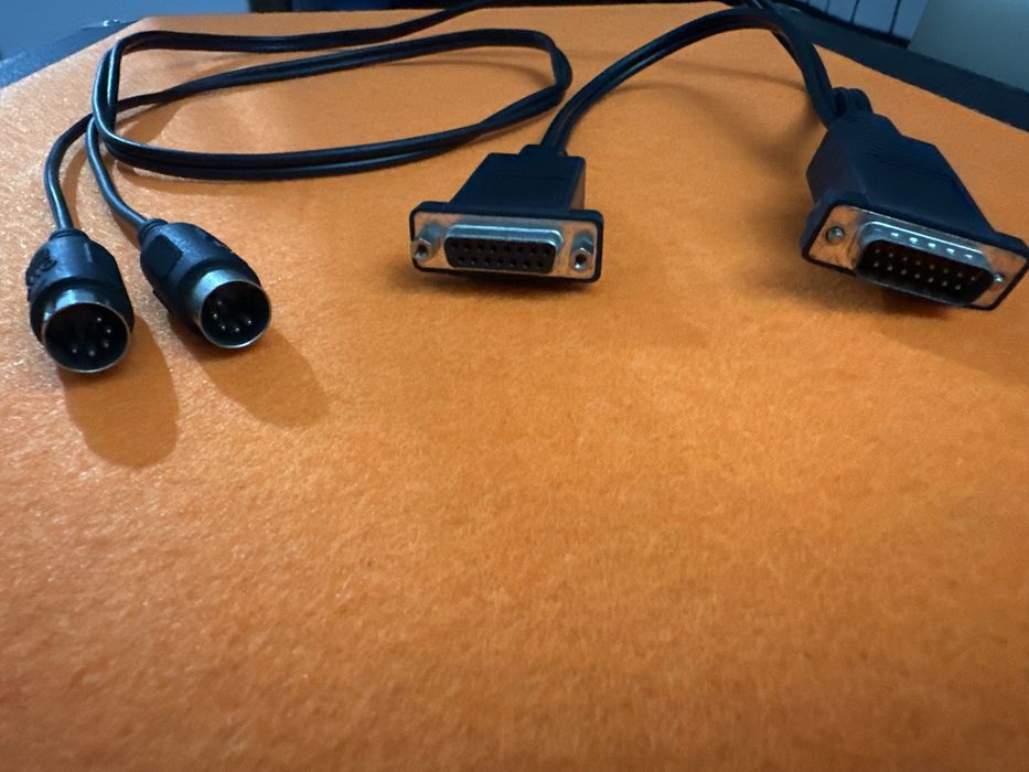 Cabo midi in, midio out e scsi macho e femea