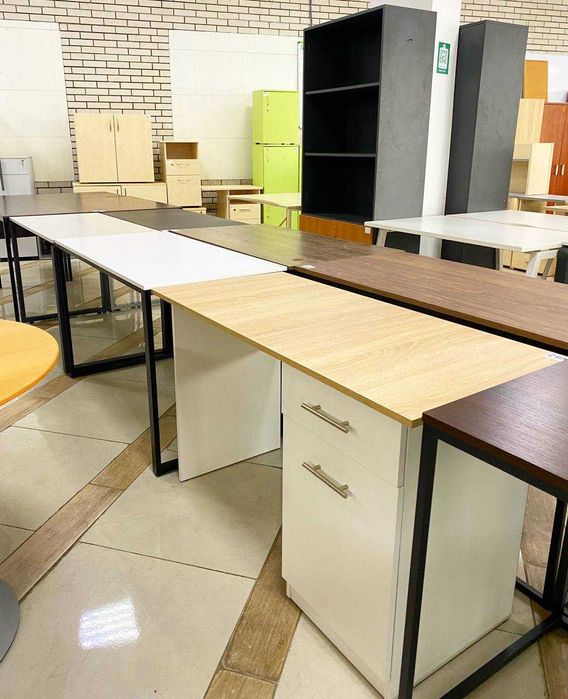 РОЗПРОДАЖ офісної меблі стільці крісла для роботи та дому