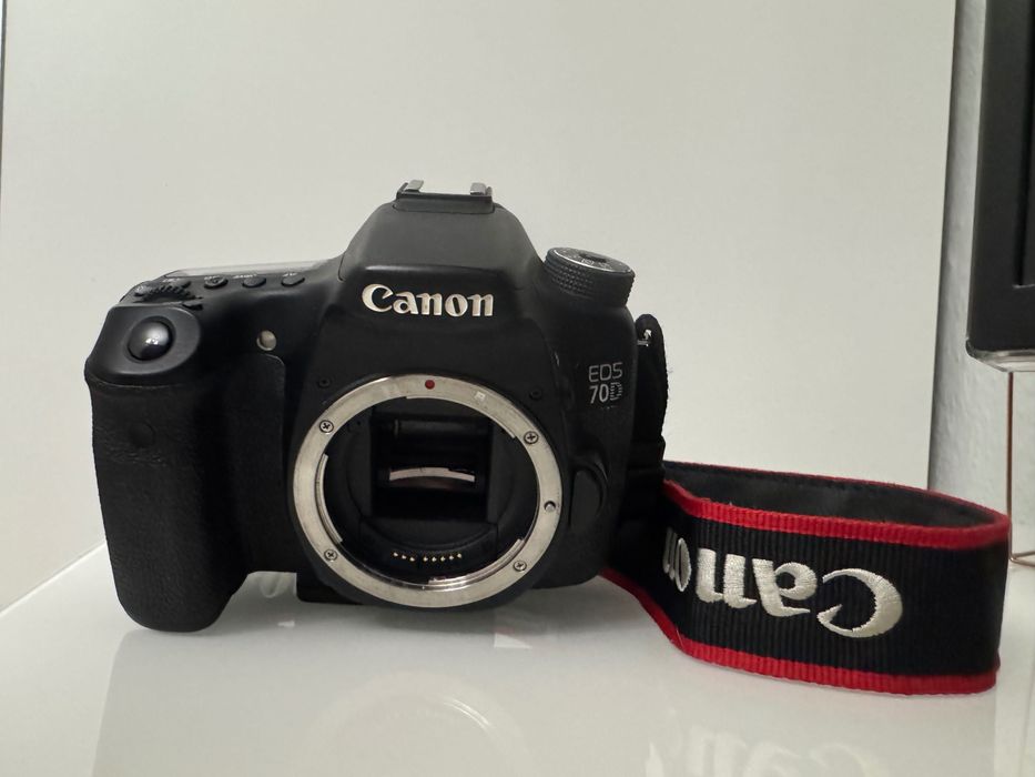 Câmera CANON EOS70D