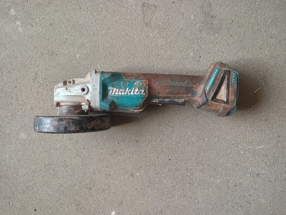 Szlifierka akumulatorowa Makita DGA 520  X-LOCK z hamulcem 18 V