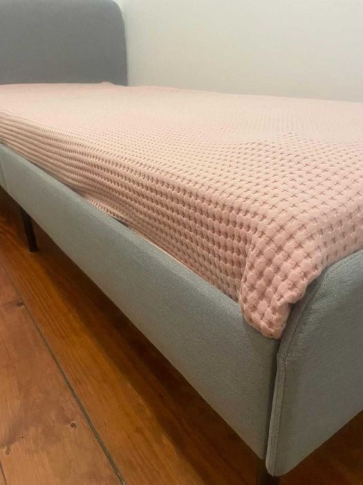 Cama de solteiro IKEA + Estrado de ripas