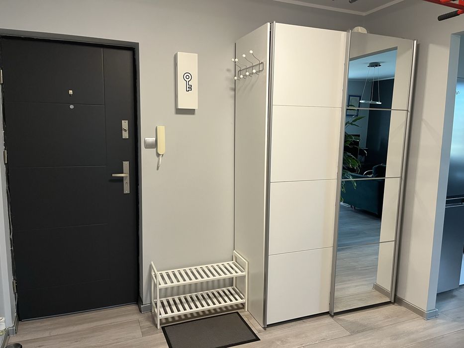 Trzypokojowe mieszkanie po generalnym remoncie.