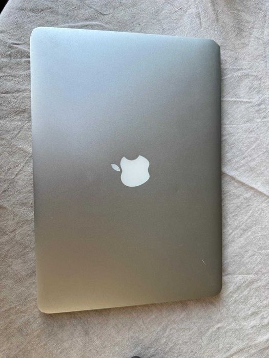 MacBook Air 13" (2013) funcional e com carregador