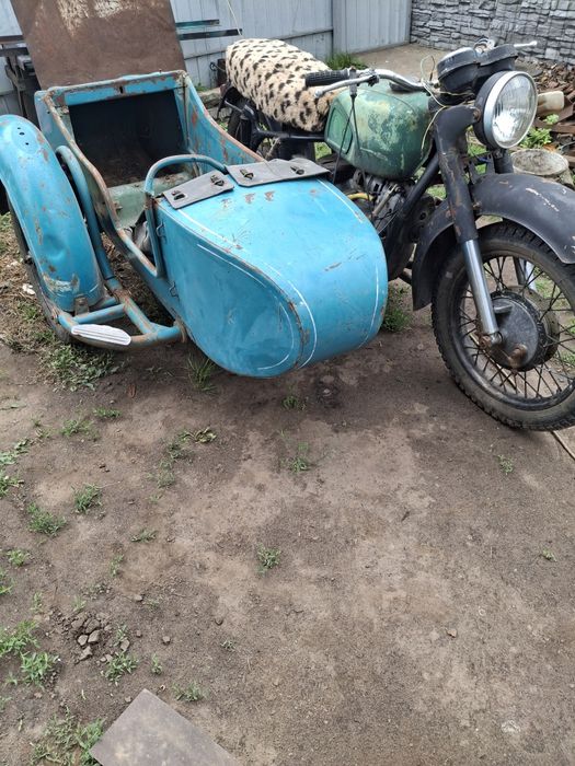 Мотоцикл днепр 11.