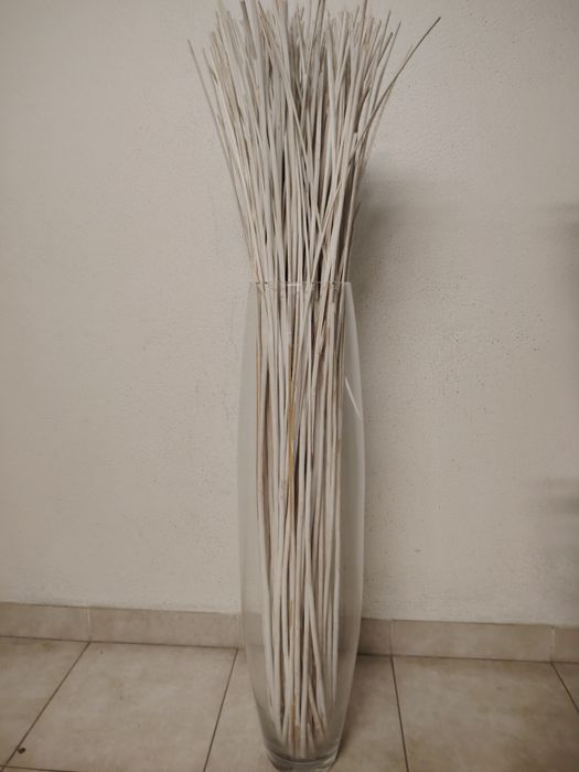 Jarra de vidro com vime