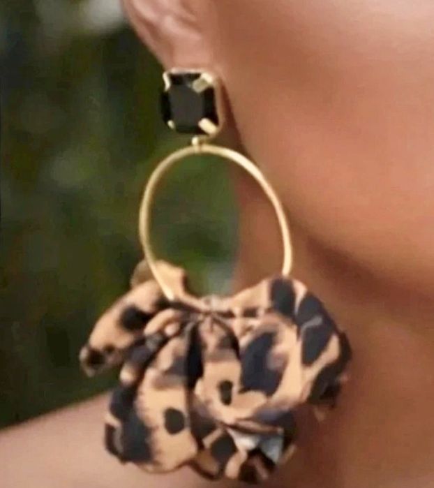 Nowe kolczyki ZARA panterki płatki z czarnym diamentem stal nierdzewna