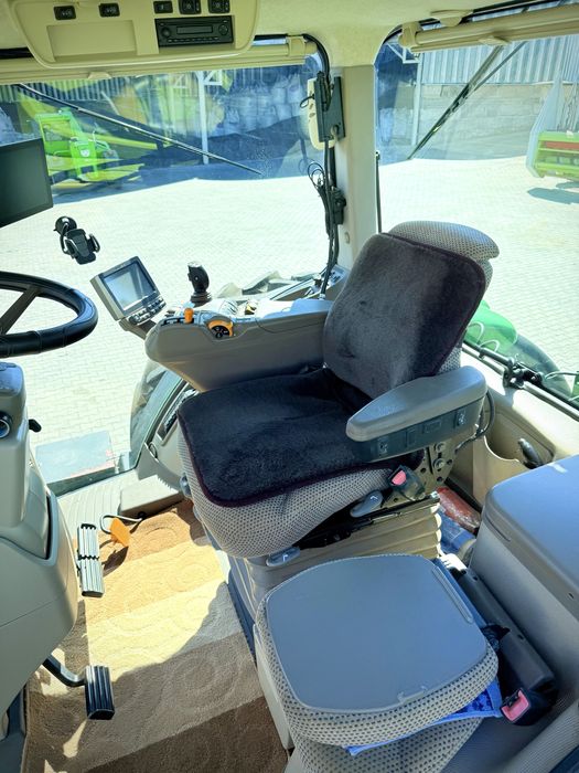 Трактор John Deere 8320R