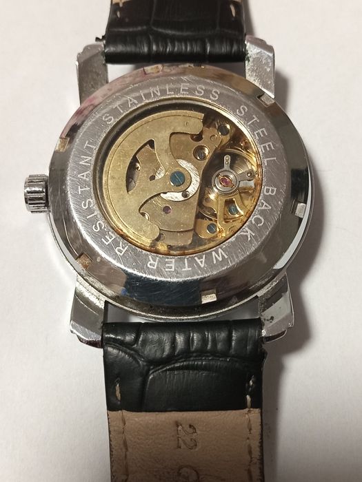 Часы мужские наручные