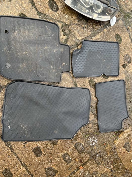 DACIA Sandero Duster Komplet Dywanikow Gumowych oryginał