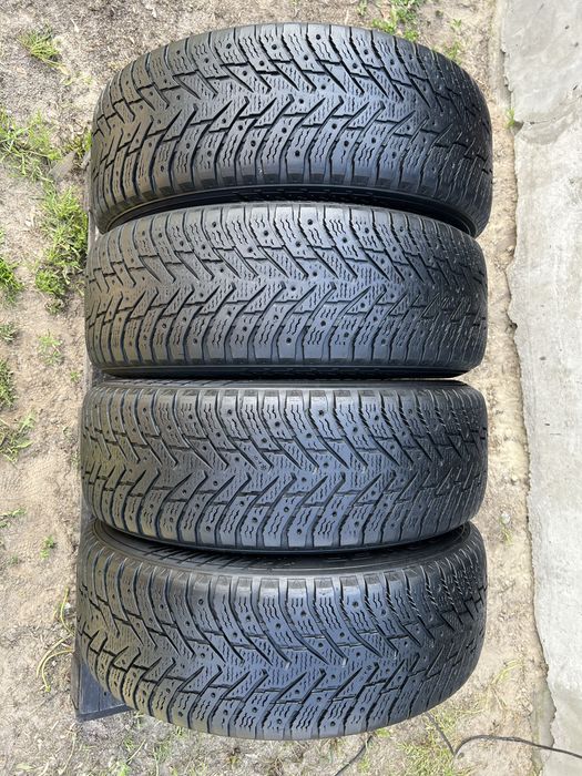 235 65 r17 Nokian Hakapelitta 8 Suv