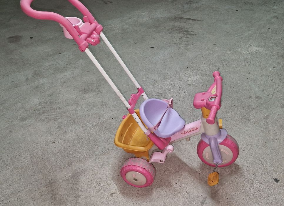 Triciclo para crianças com cinto