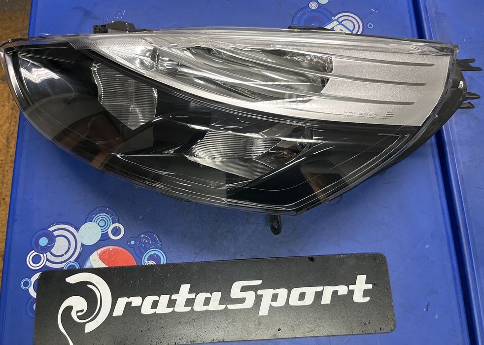 Farol esquerdo Renault clio 4