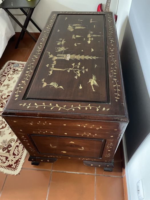 Arca chinesa com insercoes de madreperola