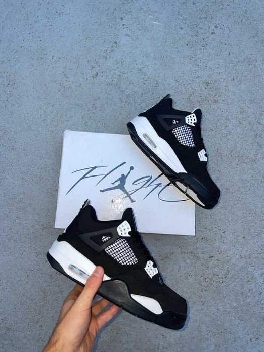Jordan 4 Retro White Thunder R.40