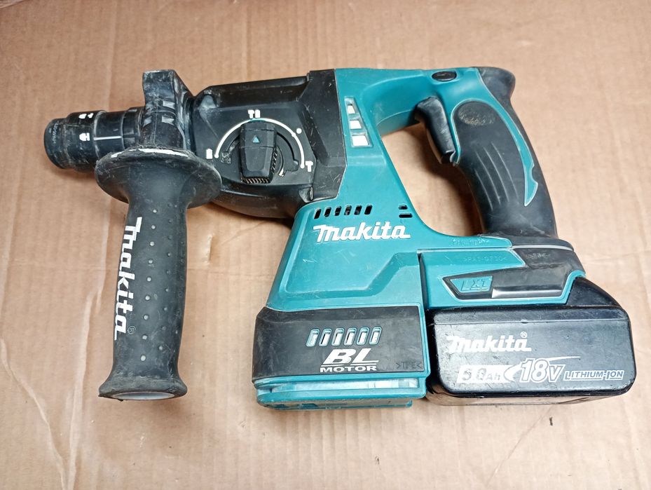 Młotowiertarka Makita DHR 243