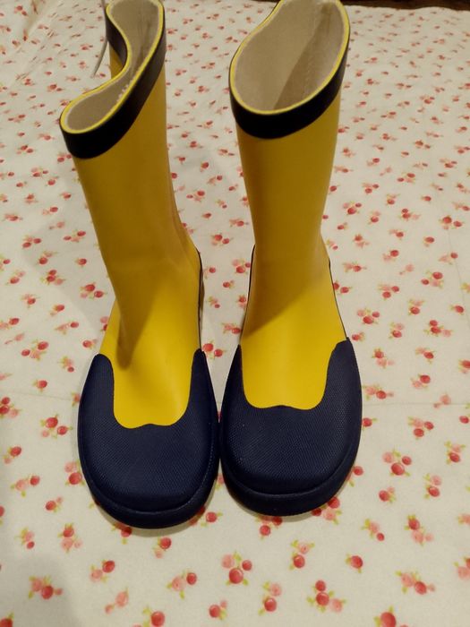 Резиновые сапоги детские.