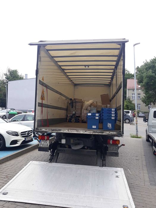 Transport z windą 5,6t ładowności