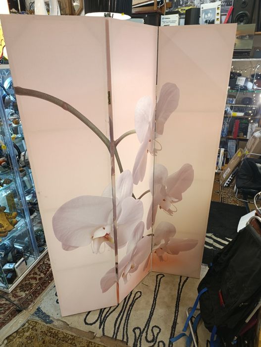 Parawan w kwiaty ozdoba przesłona aranżacja