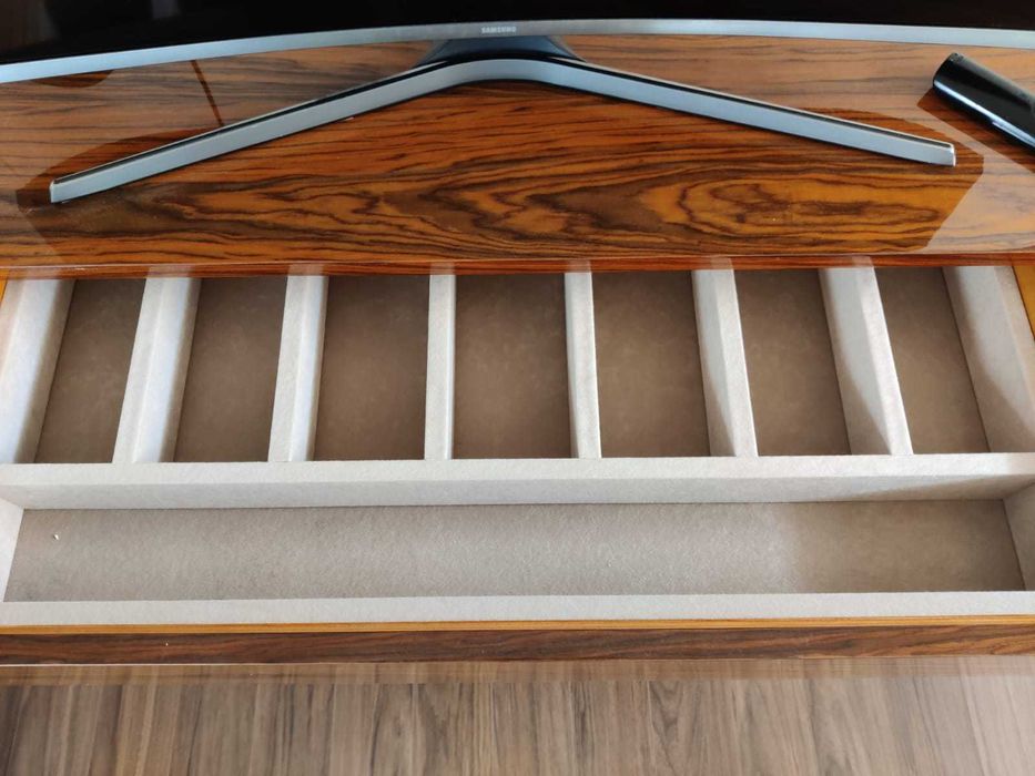 Conjunto de Jantar: Mesa Quadrada + Aparador (Pau Ferro Alto Brilho )