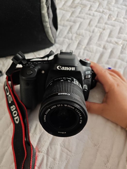 Máquina Canon EOS 80d