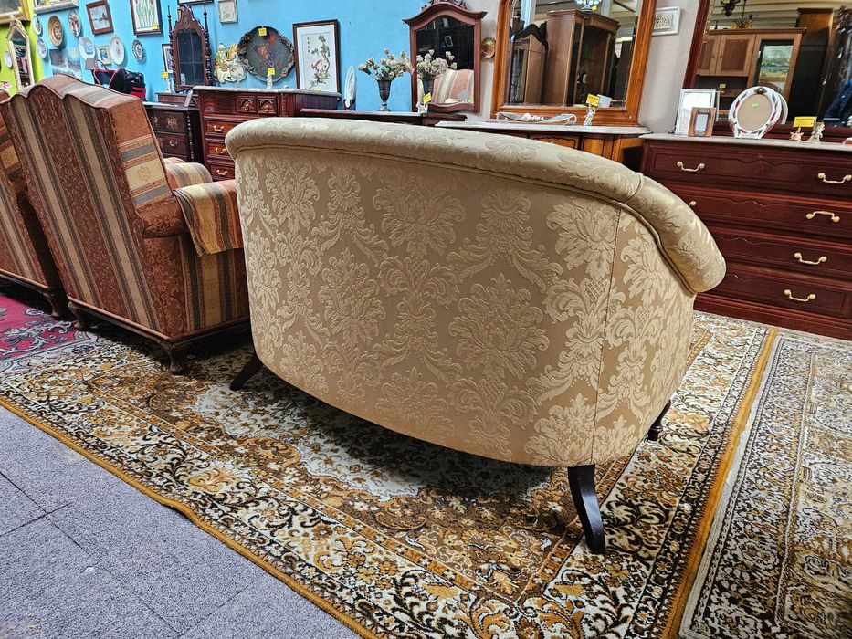 Sofá de dois lugares antigo, em óptimo estado e de excel