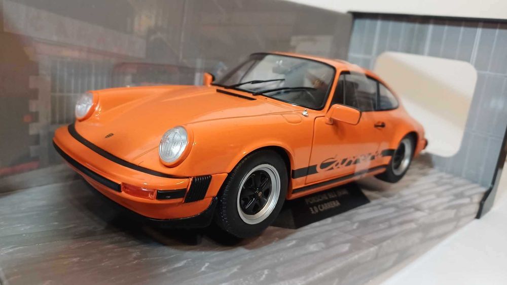 1/18 Porsche 911 3.0 Carrera (930) lr - Solido