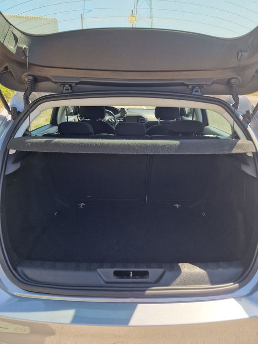 Peugeot 308 II 1.6 HDi, a gasóleo foto 5