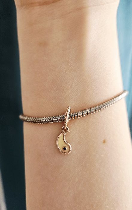 Pandora charms złoty