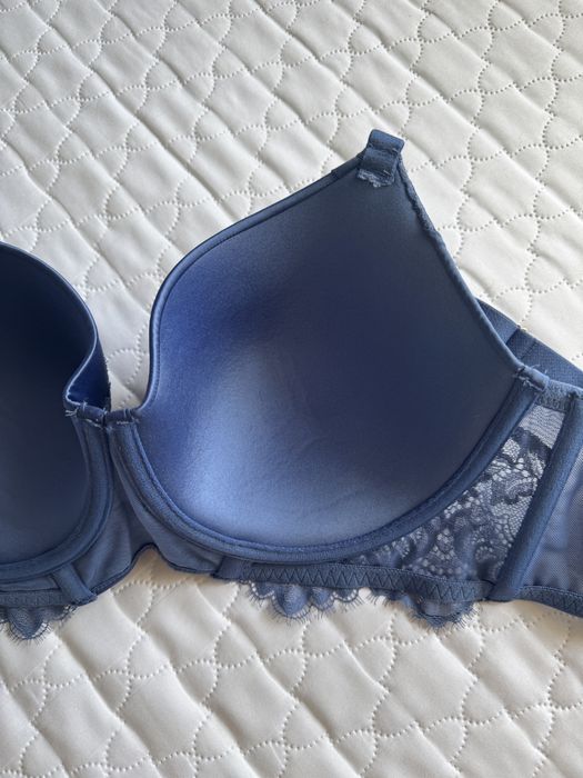 Продам бюст 75/е hunkemoller коллекция Noir