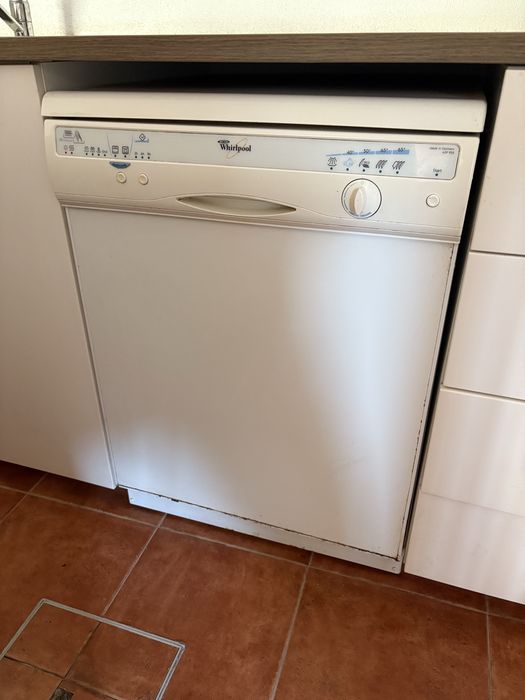 Máquina lavar loiça Whirlpool ADP 952