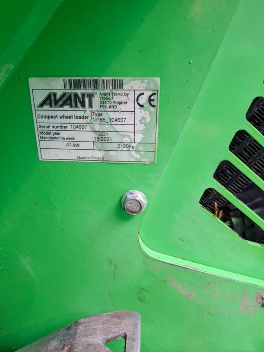 Ladowarka miniladowarka avant 755i