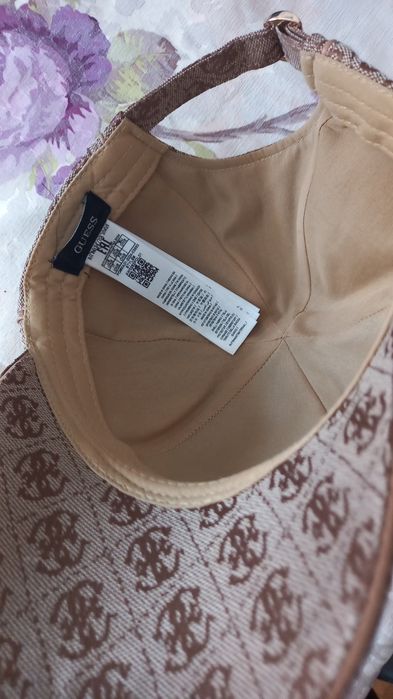 Czapka z daszkiem damska Guess  nowa