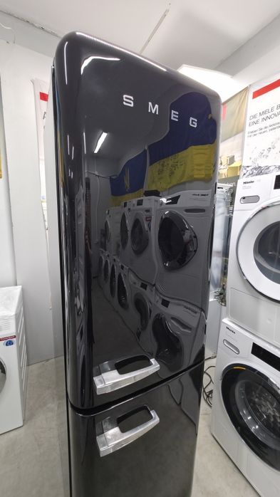Ретро холодильник Smeg FAB32RBL5 NoFrost Чорний глянець Італія