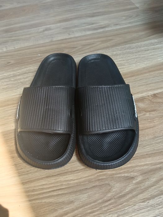 Niedrogie klapki 44-45