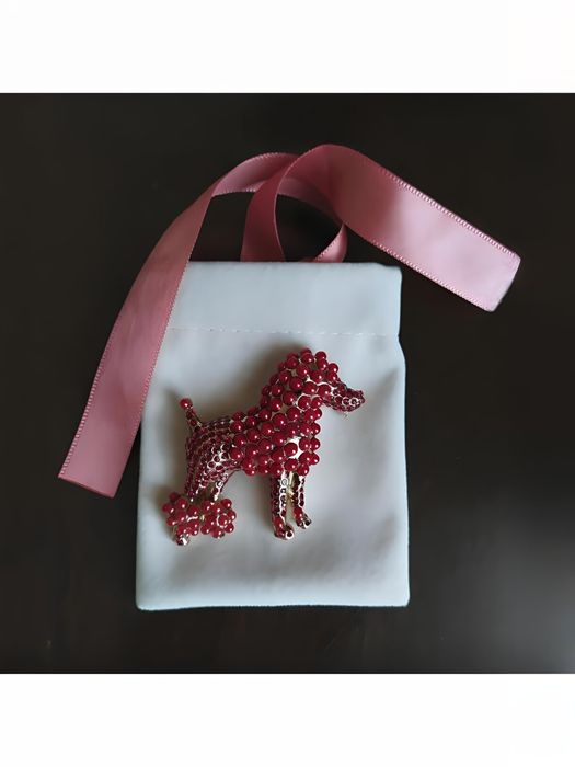 "DOLCE & GABBANA" брошка червоний пудель
Італія
нова