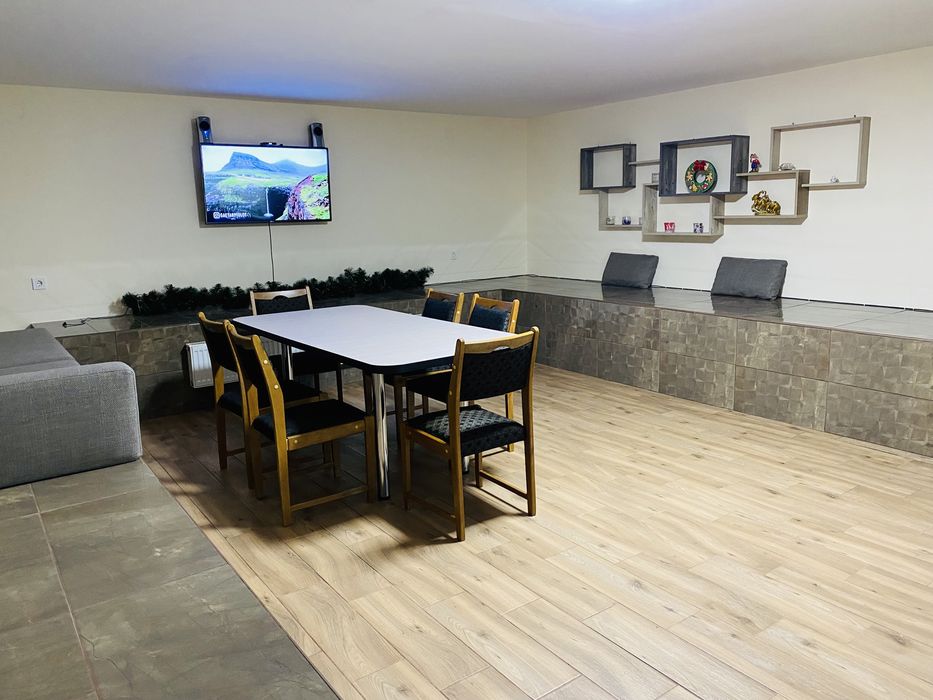 Продаж дворівневої 2-х кімнатноі квартири.Власник 100 кв м