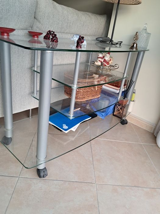 Móvel de tv em vidro