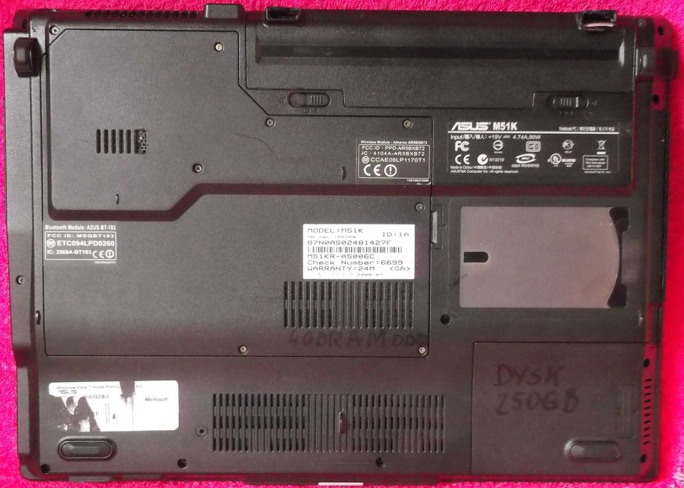 Laptop Asus model M51KR. 15,4