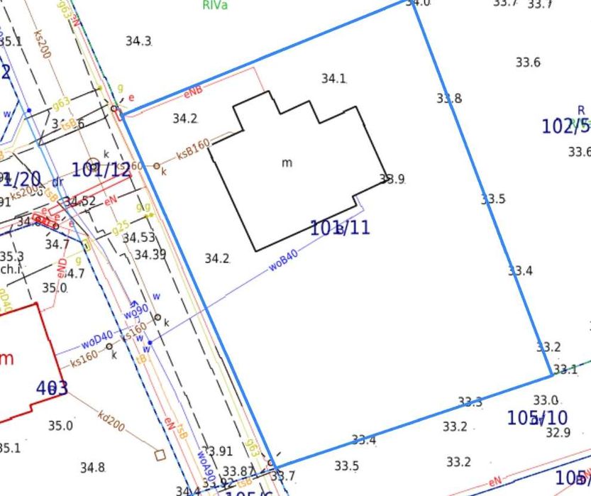 Działka z domem w stanie zamkniętym
