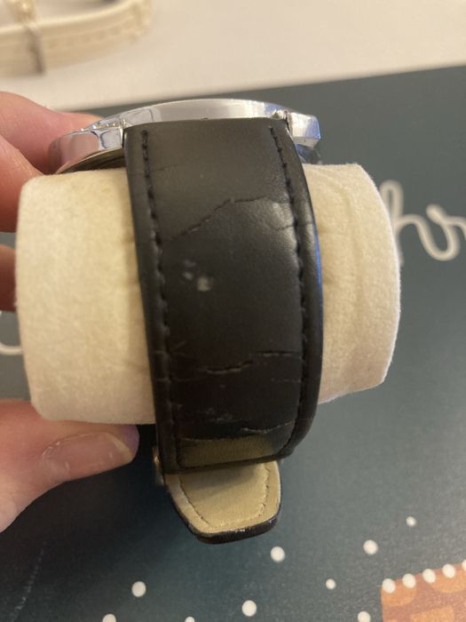 Czarny damski zegarek