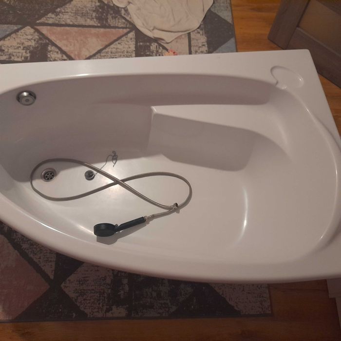 Używana wanna narozna 140x90