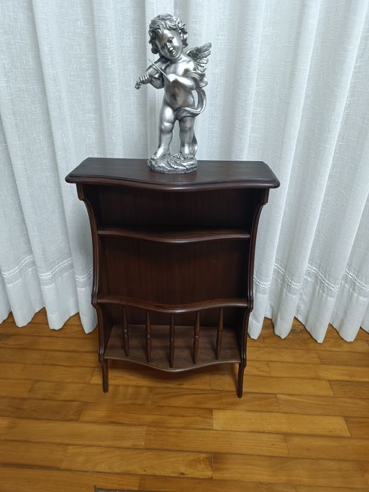 Móvel antigo de apoio restaurado estilo inglês em madeira de mogno