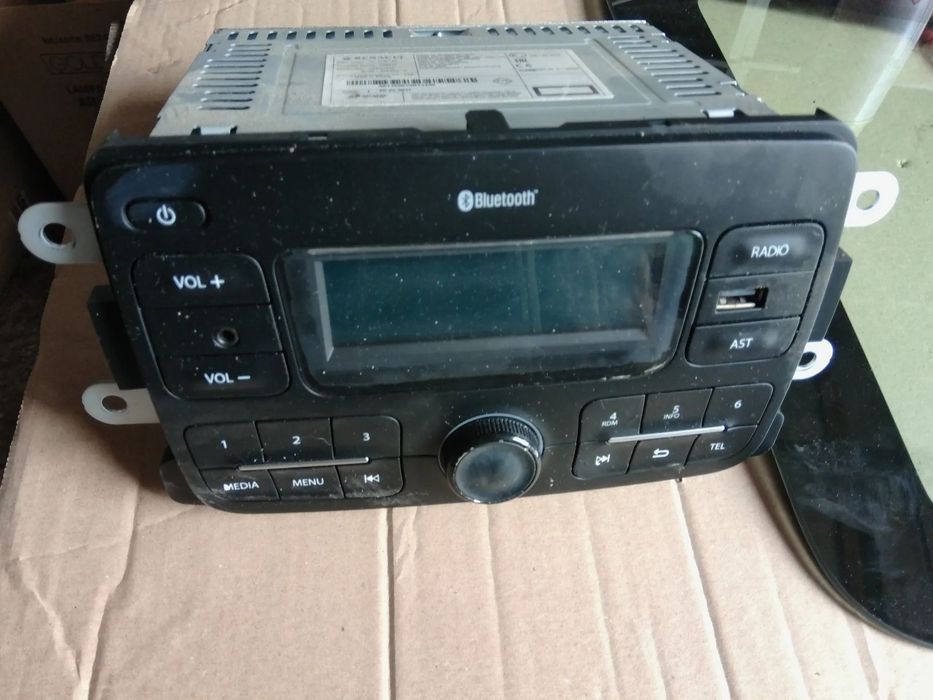WYPRZEDAZ DACIA DOKKER LODGY CD RADIO ORYGINAL  CZESCI ROZNE