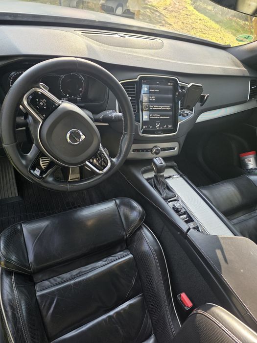 Sprzedam Volvo XC90, rok 2016 – uszkodzony silnik