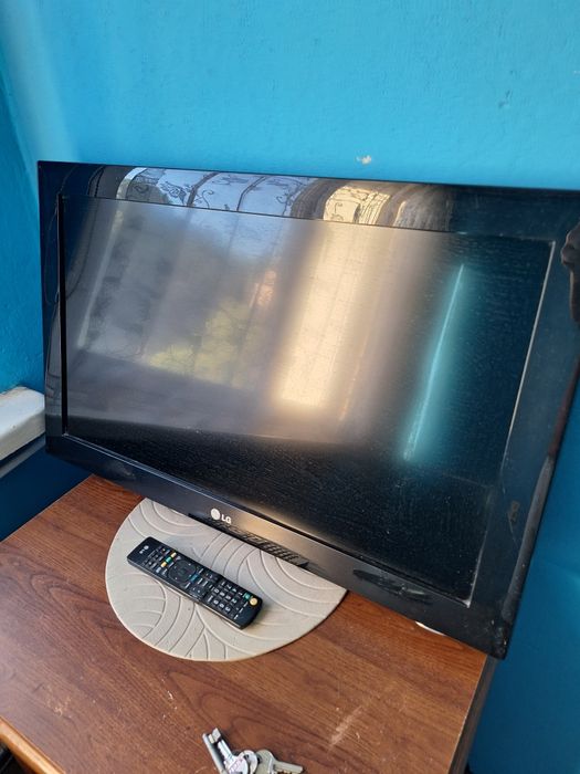 Telewizory dwa 32 cale plus meble pralka lodowka