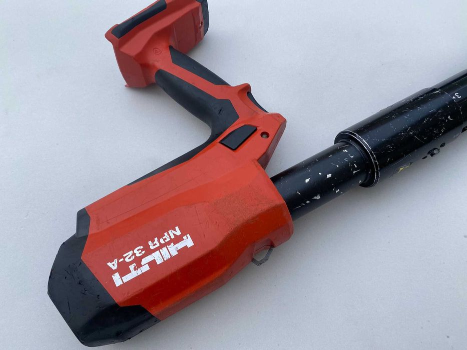 HILTI  zaciskarka do rur NPR 32-A  pistoletowa