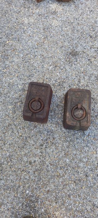 Pesos antigos em excelente estado